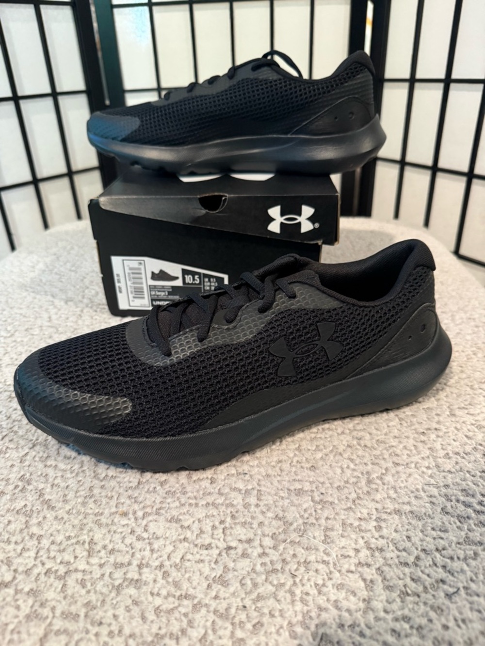 Under Armour UA Surge 3 Black Running Shoes Men’s Size 10.5 Sneakers NEW